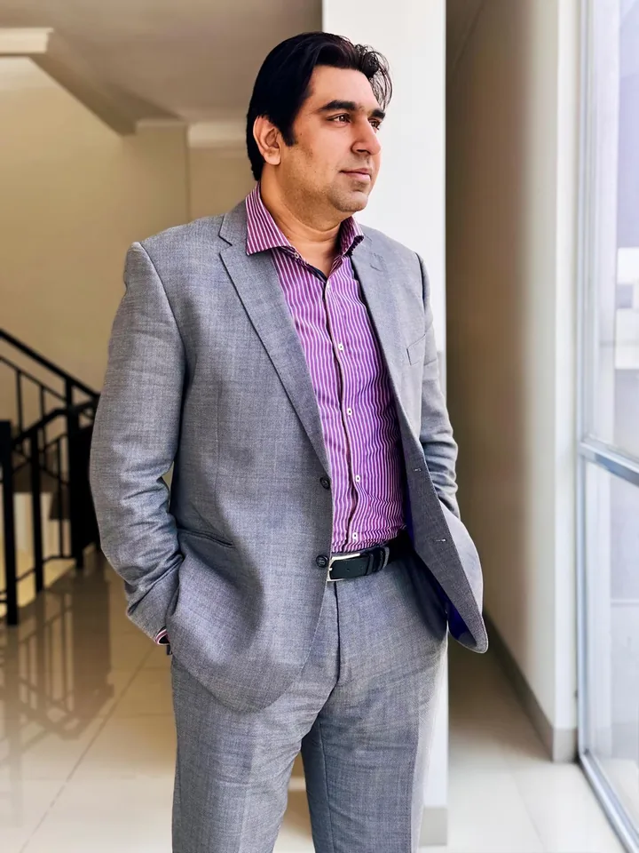 Hassan Gull, Chief Executive Officer and Direktur Utama